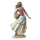 NAO by Lladró | Scultura “Cesto con Fiori” in Porcellana