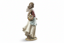 NAO by Lladró | Scultura “Cesto con Fiori” in Porcellana